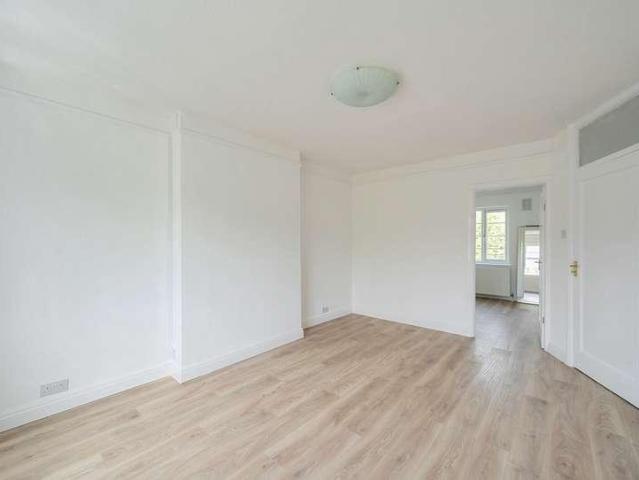Flat for sale in London Borough of Barnet, Greater London