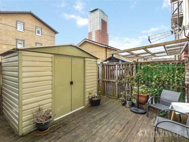 Flat for sale in London Borough of Lewisham, Greater London