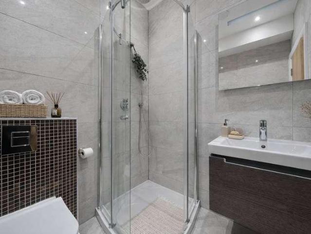 Flat for sale in Iver, Richings Park
