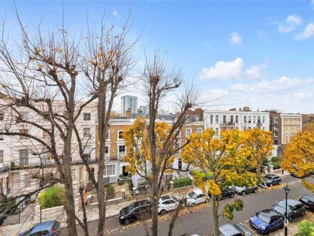 Flat for sale in Maida Vale, Greater London