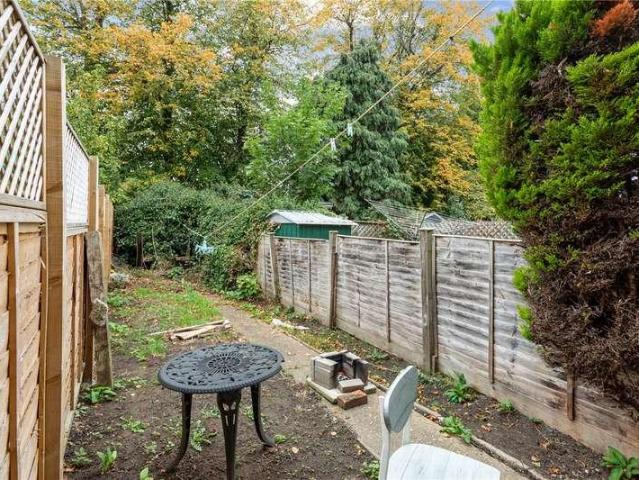 Flat for sale in Furzedown, Greater London
