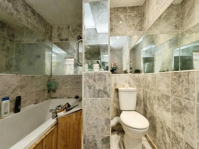 Flat for sale in Wealdstone, Greater London