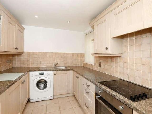 Flat for sale in London Borough of Croydon, Upper Norwood