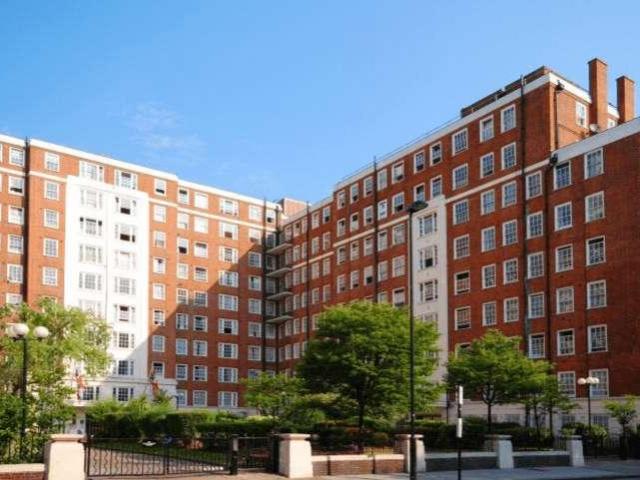 Flat for sale in Paddington, Greater London