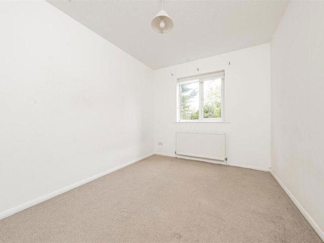 Flat for sale in St Albans, Five Acres