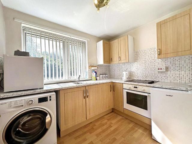 Flat for sale in Albany, Washington