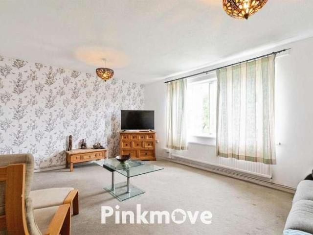 Flat for sale in Caerleon, Wales