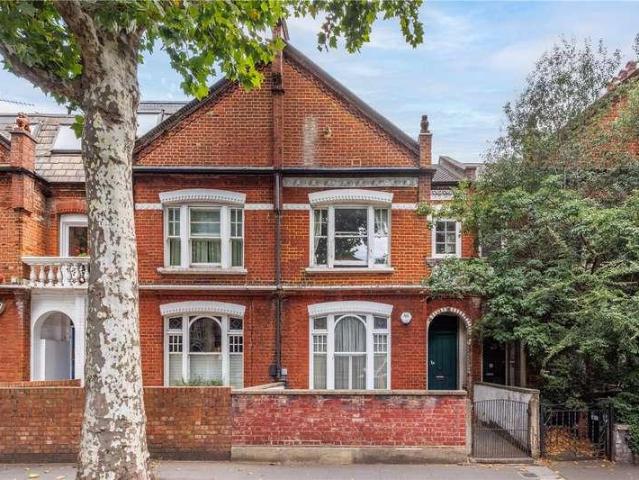 Flat for sale in Fulham, Greater London