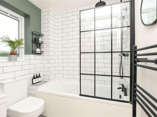 Flat for sale in Greater London