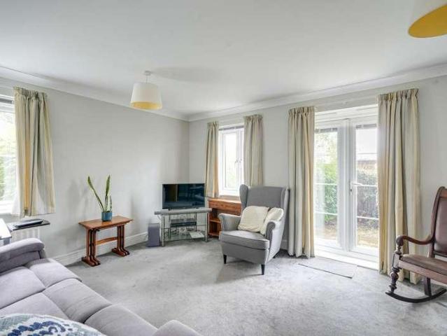 Flat for sale in Leighton-Linslade, Leighton Buzzard