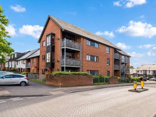 Flat for sale in Priest Down, Hampshire