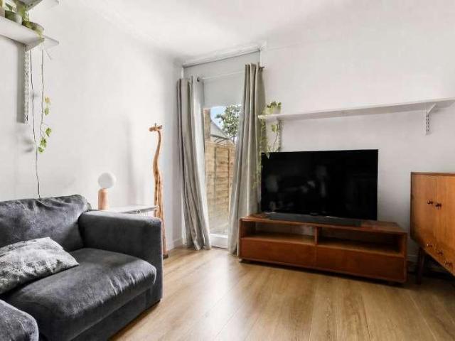Flat for sale in Greater London