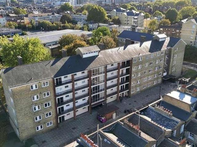 Flat for sale in Whitechapel, Greater London
