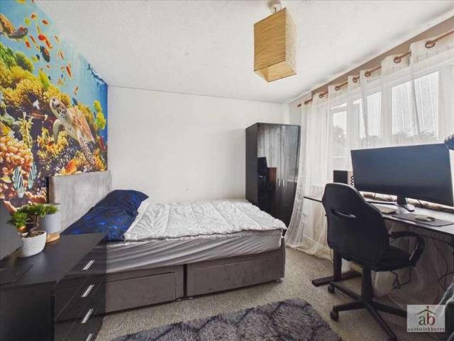 Flat for sale in Purdis Farm, Eastbridge
