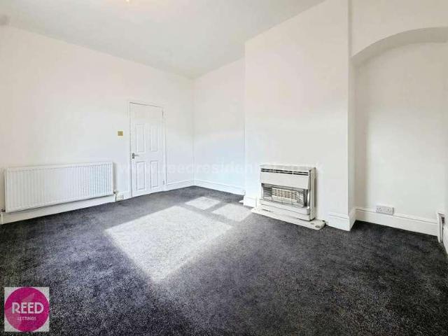 Flat for sale in Alton Barnes, Essex