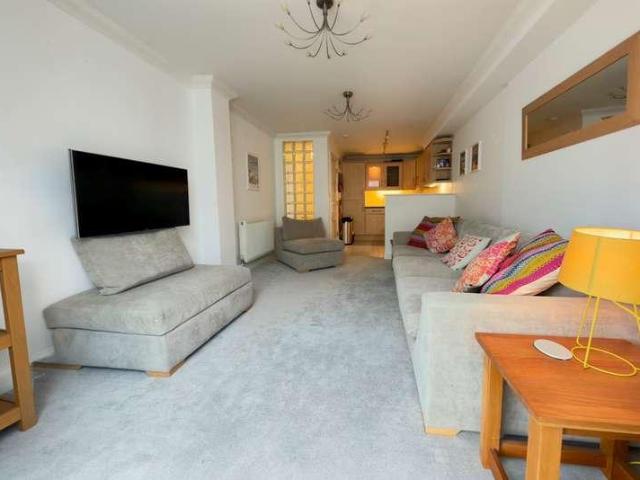 Flat for sale in Swanage, Dorset