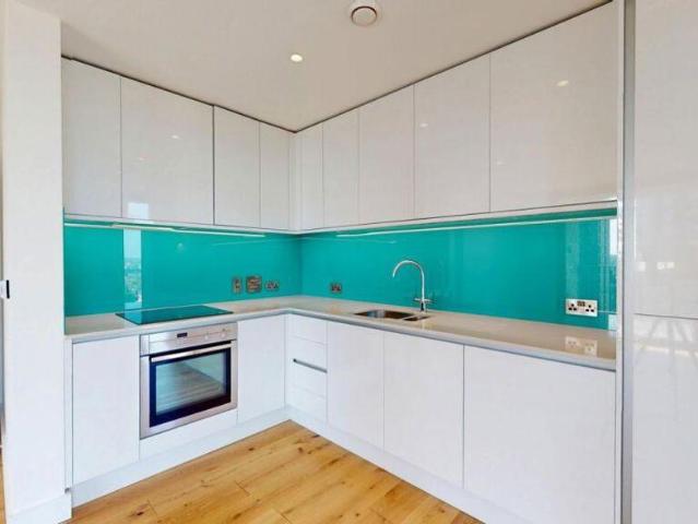 Flat for sale in London Borough of Croydon, Greater London