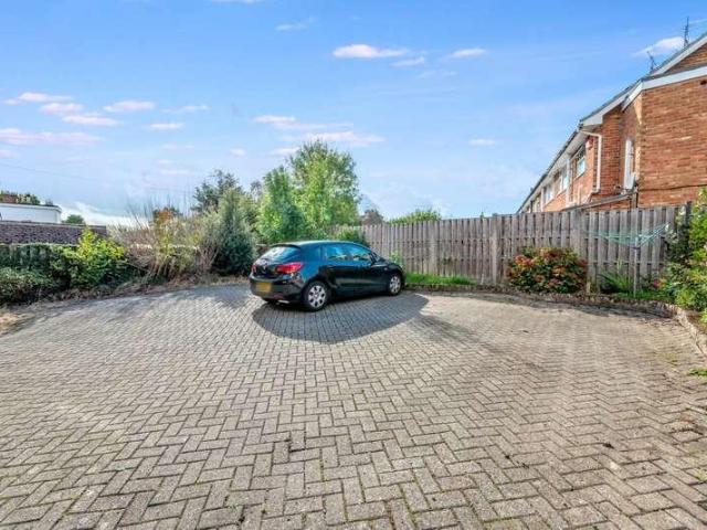 Flat for sale in Stuppington, Canterbury