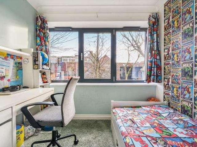 Flat for sale in Southcourt, Aylesbury