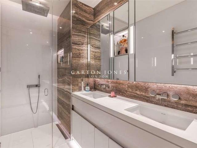Flat for sale in Greater London