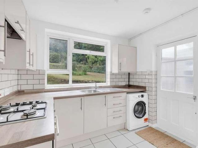 Flat for sale in Bromley, Shortlands