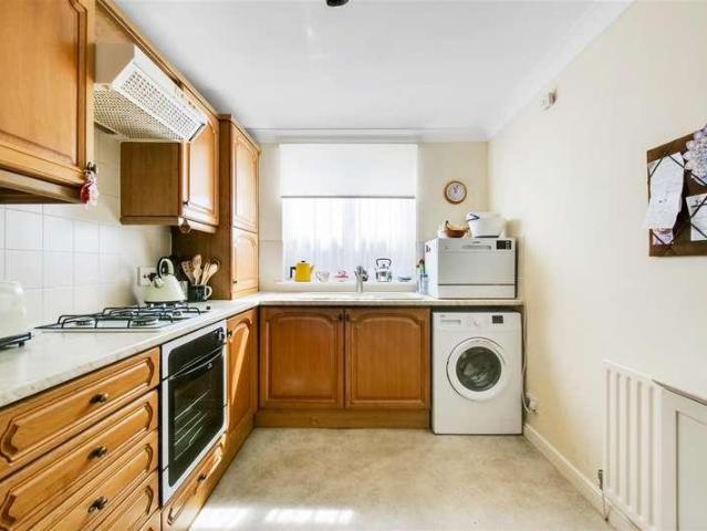 Flat for sale in Beckenham, New Beckenham