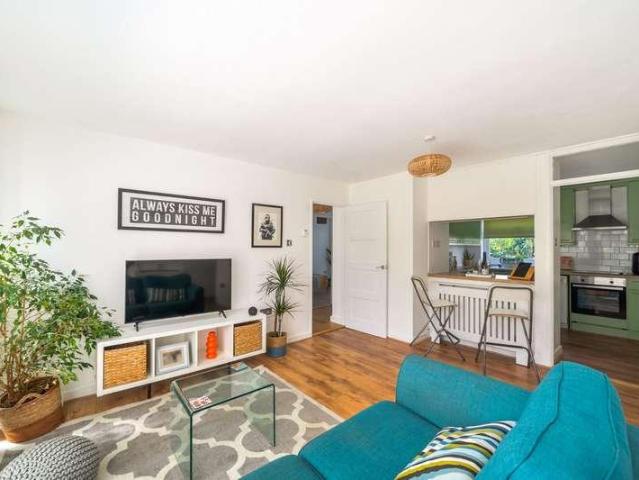 Flat for sale in Sheerwater, Woking