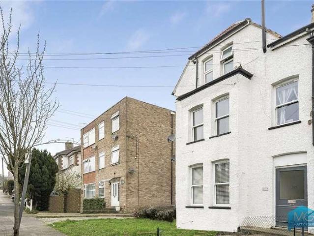 Flat for sale in High Barnet, Greater London