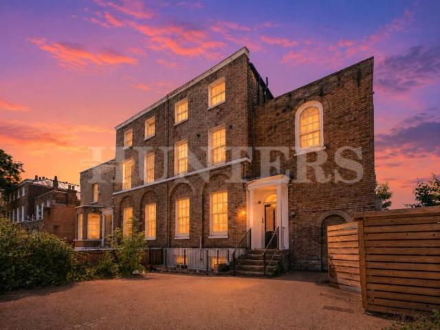 Flat for sale in Greater London