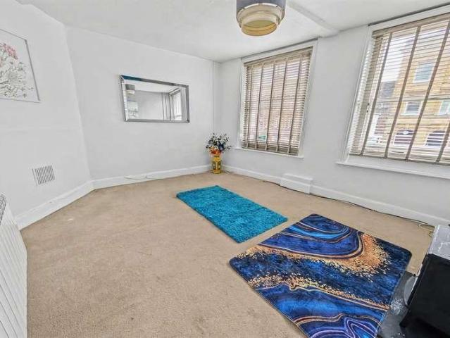 Flat for sale in Blandford Forum, Blandford