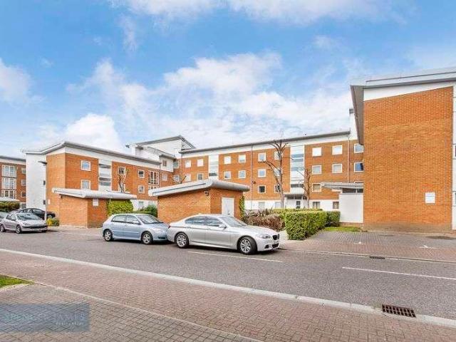 Flat for sale in Reach, Greater London