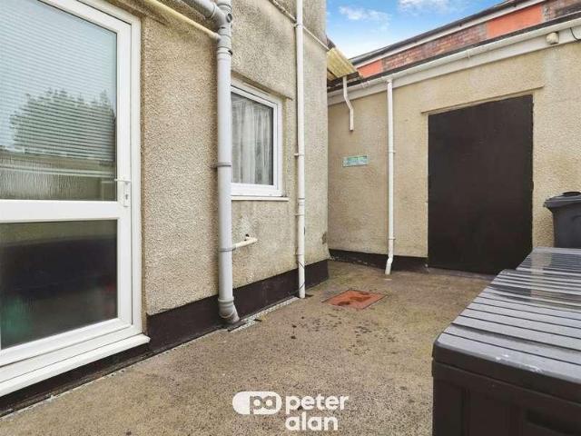Flat for sale in Plasnewydd, Falcon Lodge