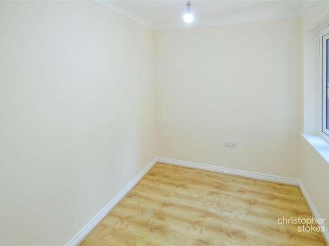 Flat for sale in Broxbourne, Hertfordshire