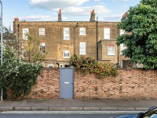 Flat for sale in West Hackney, Greater London