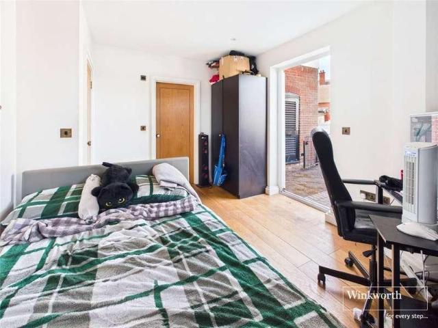 Flat for sale in Enborne, West Berkshire
