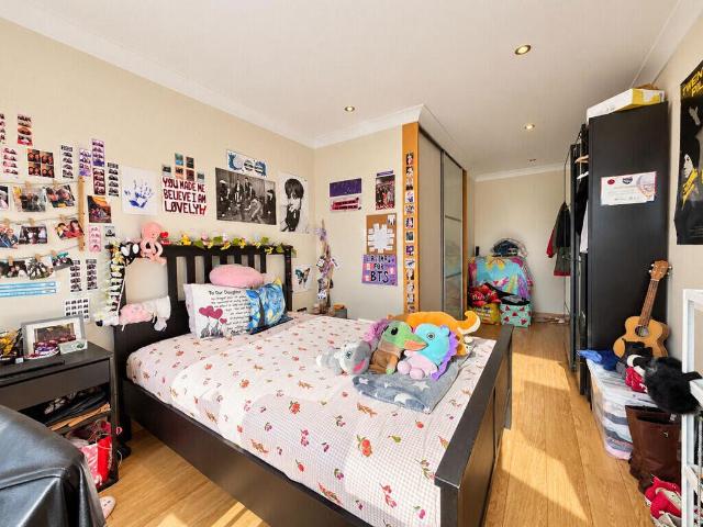 Flat for sale in Arena Quarter, Leeds