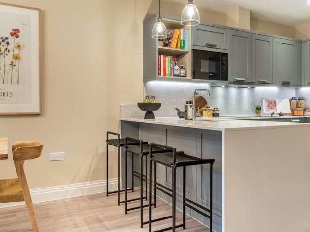 Flat for sale in Windsor, Bray Wick