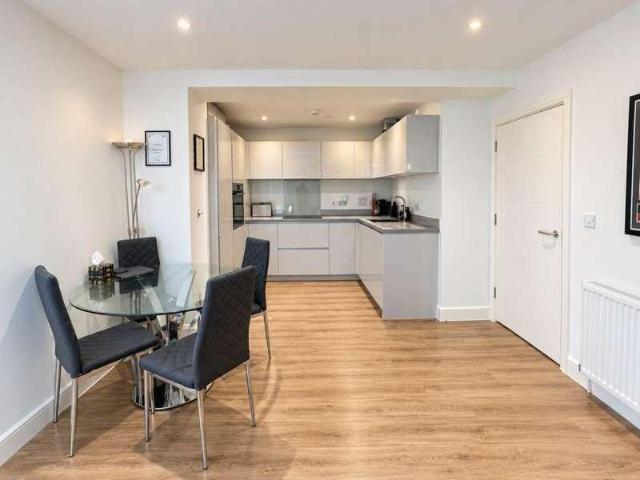 Flat for sale in Navestock Side, Essex
