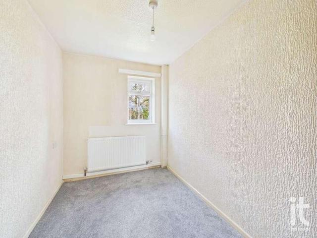 Flat for sale in Woodsmoor, Bramhall