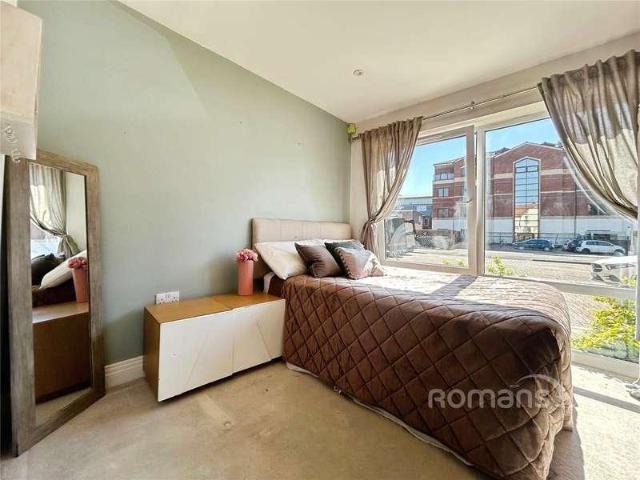 Flat for sale in Farnborough, Hampshire