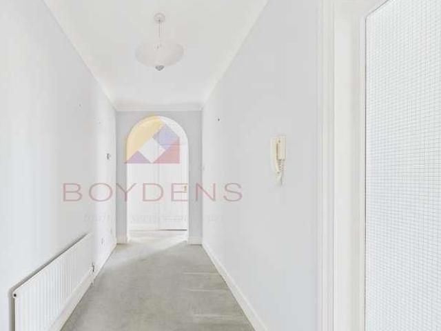 Flat for sale in Frinton and Walton, Dale Hill