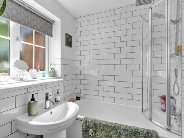 Flat for sale in North Horsham, Horsham