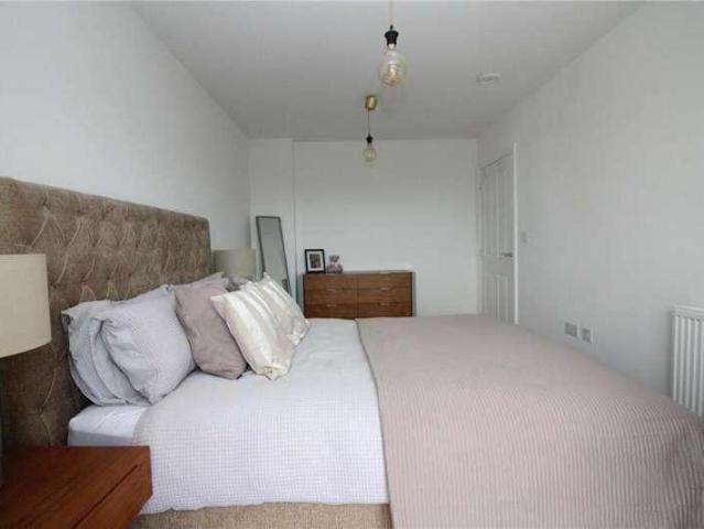 Flat for sale in Elstree and Borehamwood, Borehamwood