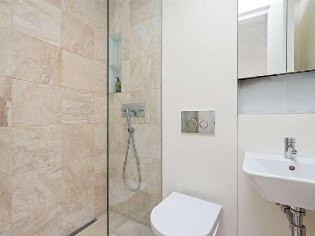 Flat for sale in Notting Hill, Greater London