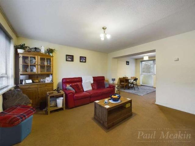 Flat for sale in Croydon, Forestdale Flat for sale in Croydon, Forestdale