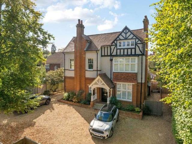 Flat for sale in Charlotteville, Guildford
