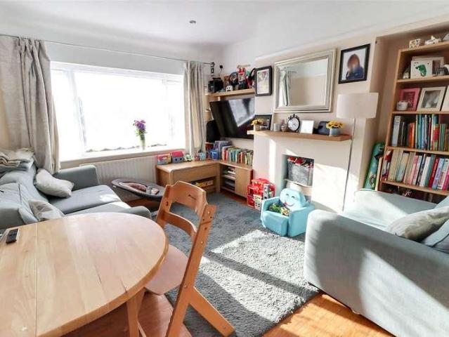 Flat for sale in Whitley, Reading