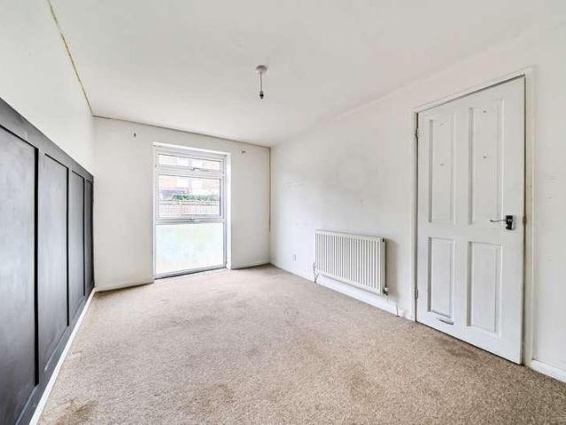 Flat for sale in Cutteslowe, Oxford