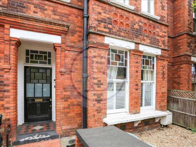Flat for sale in Archway, Greater London