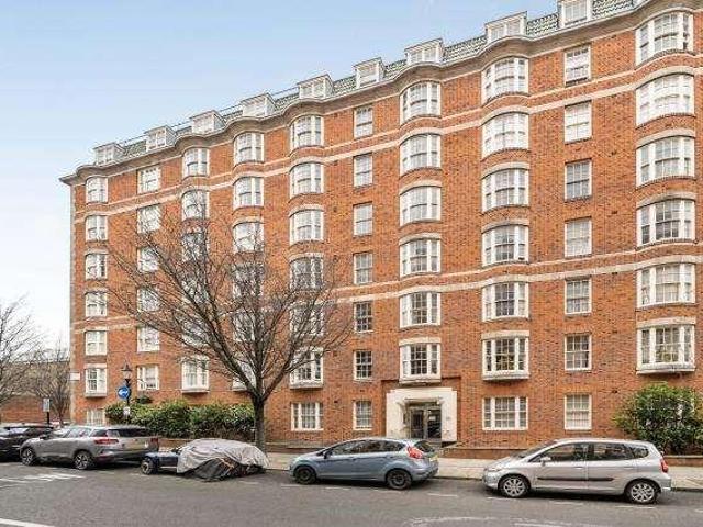 Flat for sale in Bayswater, Greater London